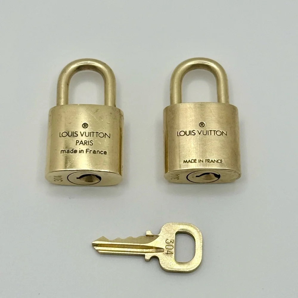 Louis Vuitton Gold 2pcs-Lock and 1-Key #304